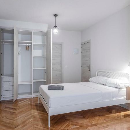 Chalet Alameda De Osuna Hotel Madrid Ngoại thất bức ảnh