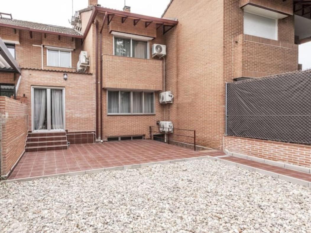 Chalet Alameda De Osuna Hotel Madrid Ngoại thất bức ảnh