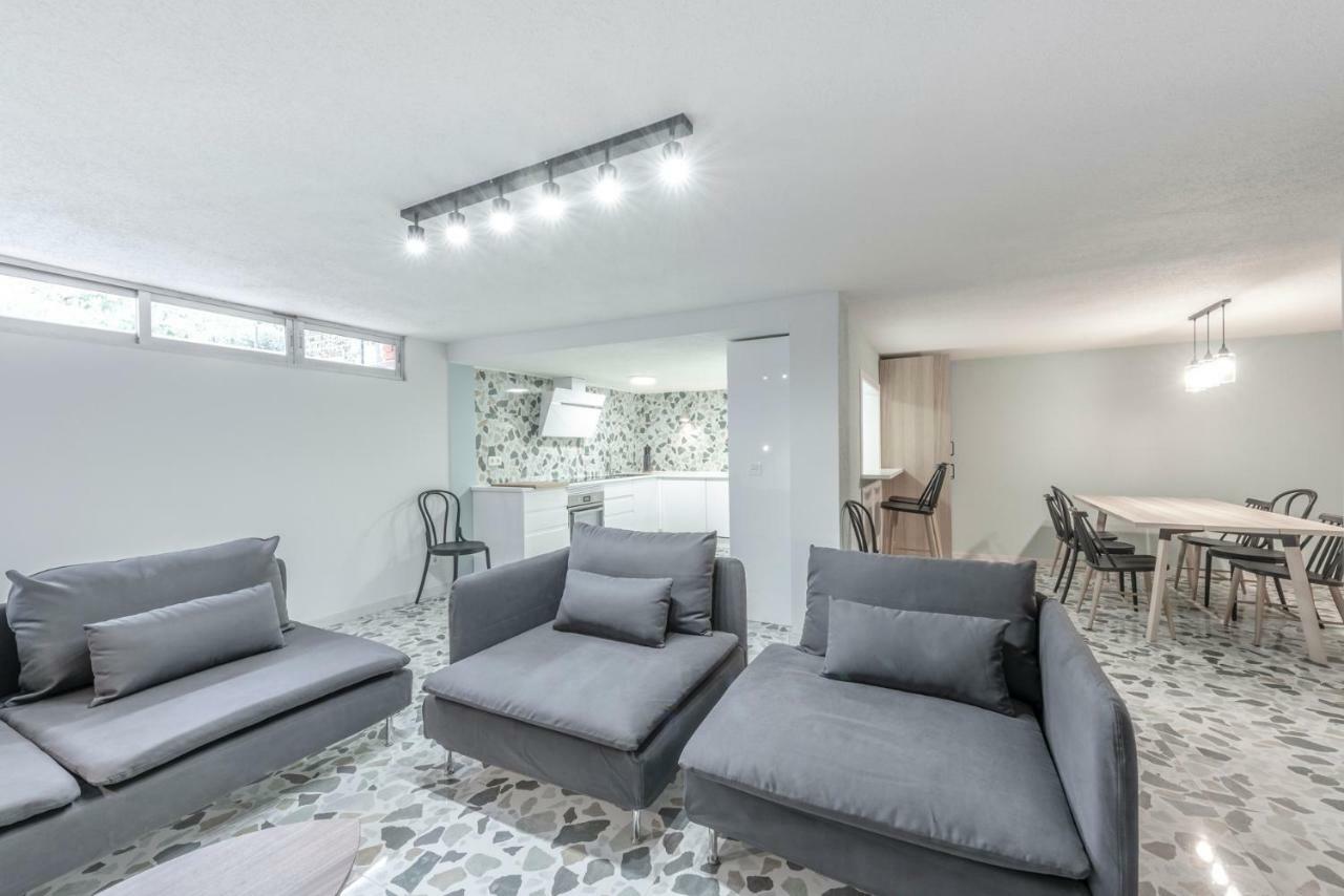 Chalet Alameda De Osuna Hotel Madrid Ngoại thất bức ảnh