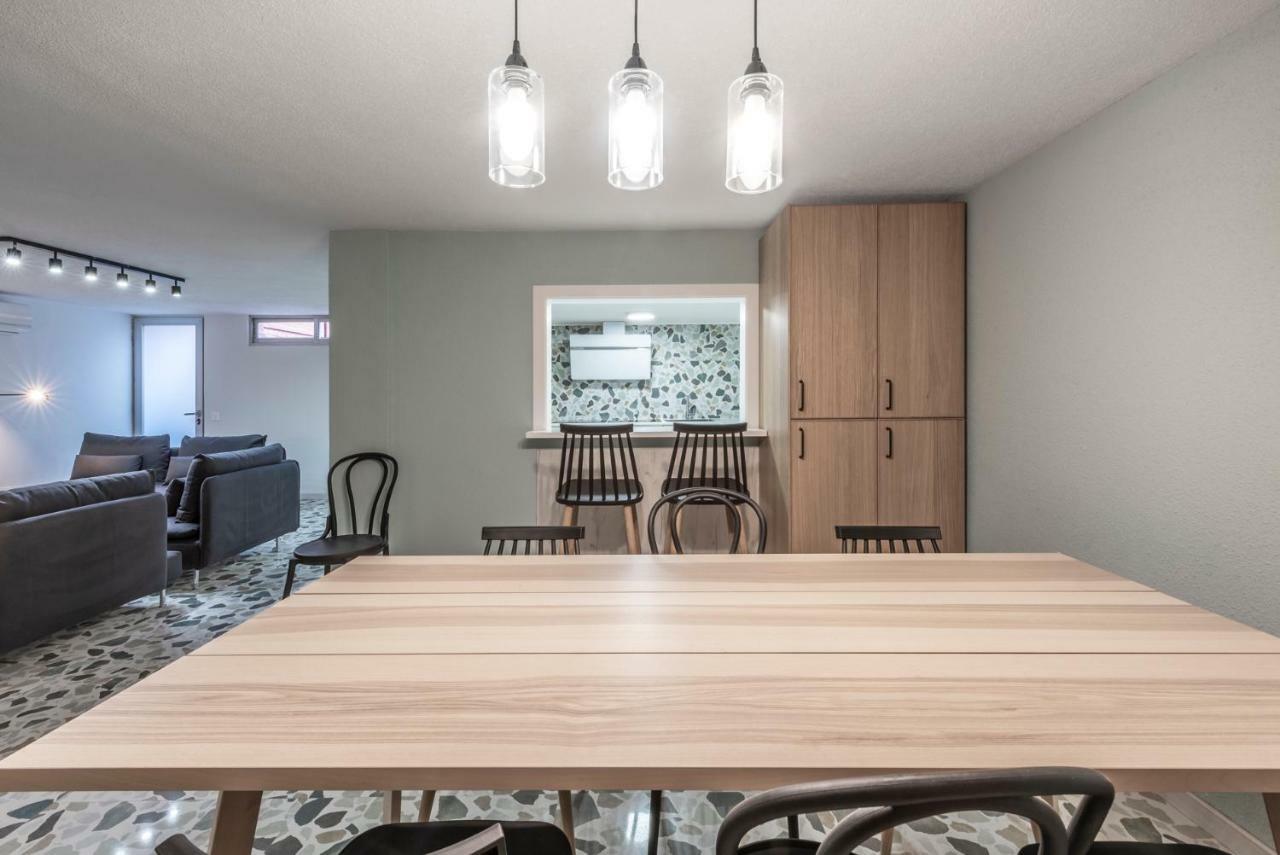 Chalet Alameda De Osuna Hotel Madrid Ngoại thất bức ảnh