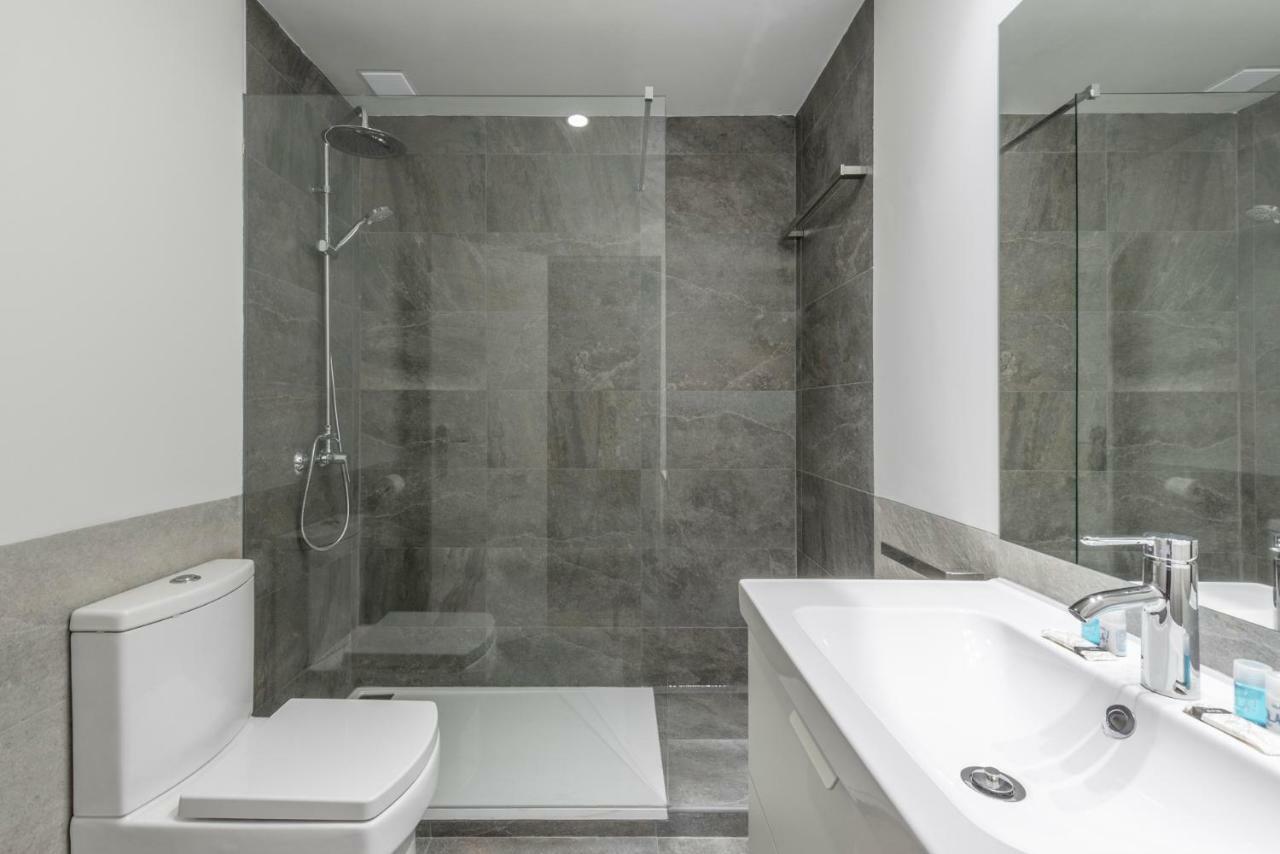 Chalet Alameda De Osuna Hotel Madrid Ngoại thất bức ảnh